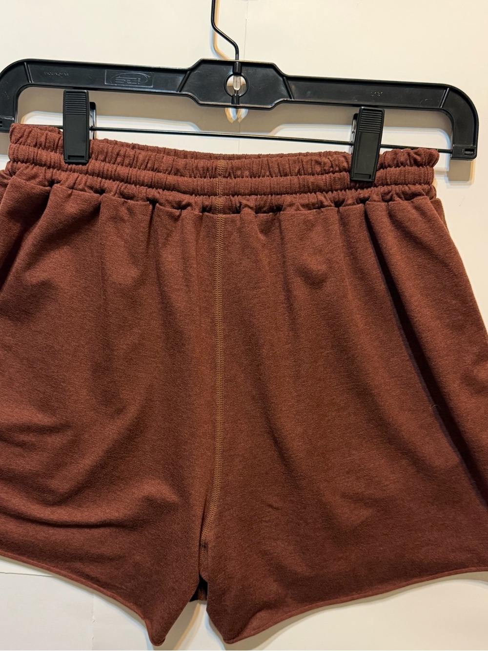 Vuori Women's Brown Athletic boyfriend Shorts with Elastic Waist Lightweight - Picture 5 of 14